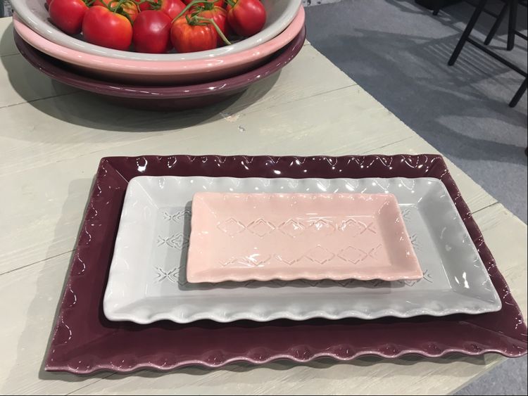 Gerbera Fat rektangulärt, stor. 2 pieces. Finns i flera färger. Se färgkarta