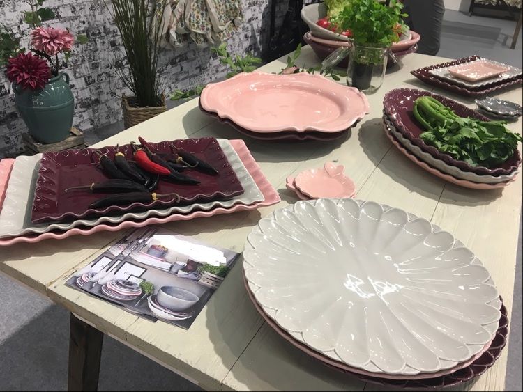 Gerbera Fat rektangulärt, stor. 2 pieces. Finns i flera färger. Se färgkarta