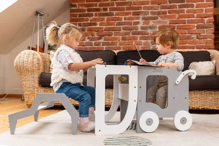 Kökspall för småbarn / bord och pall allt i ett