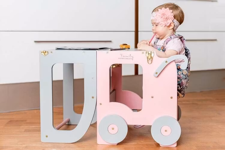 Kökspall för småbarn / bord och pall allt i ett