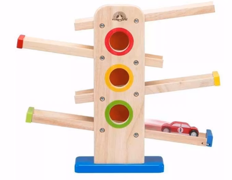 Bollspår med racerbilar