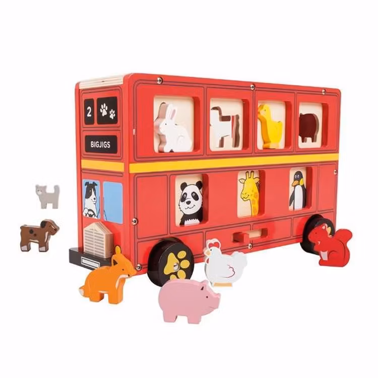Röd sorteringsbuss med djur