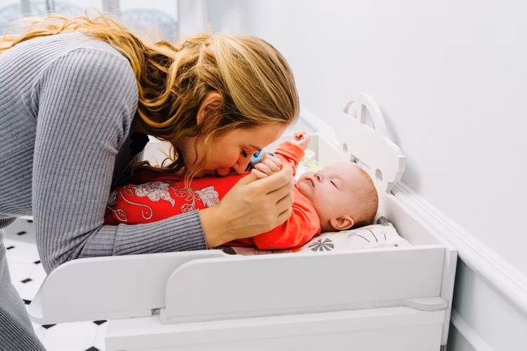 Skötbordsskiva till byrå