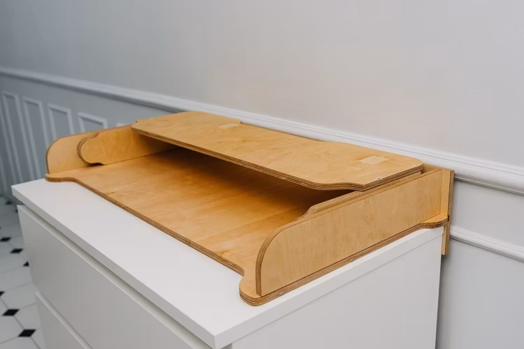 Skötbordsskiva till byrå