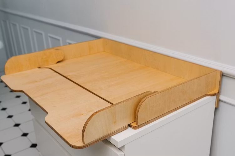 Skötbordsskiva till byrå