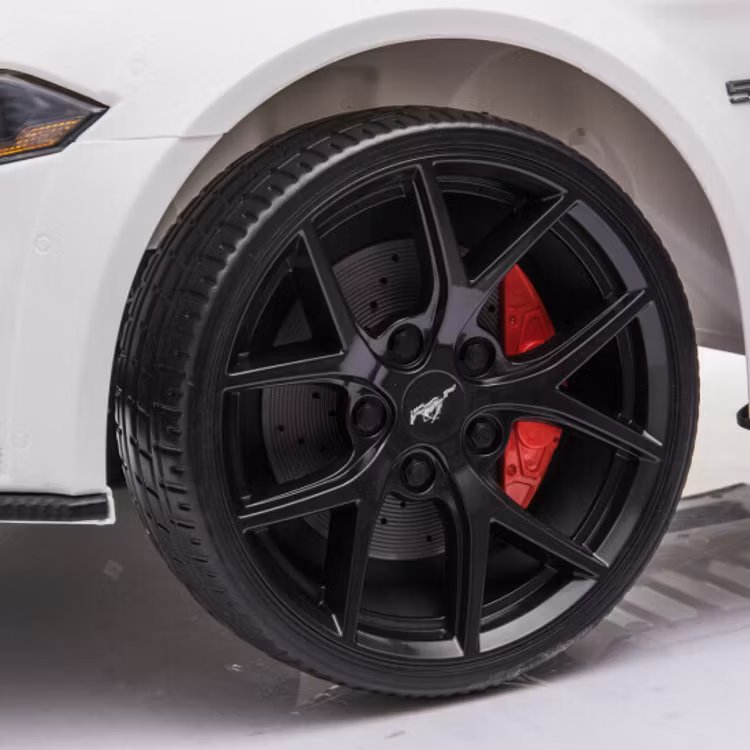 Elbil Ford Mustang 2 x 12V-batteri, 24V-output, EVA-hjul, PU-lädersäte