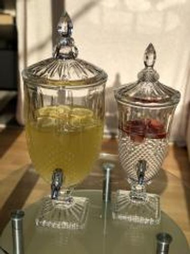 Dryck-dispenser. För speciella tillfällen. Motiv kan komma att variera.