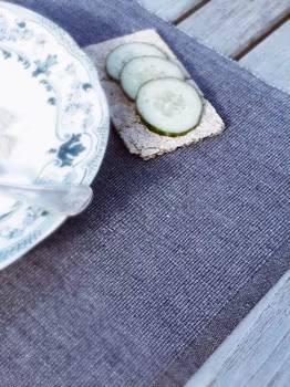 Tablett av återvunnet material, svart/grå