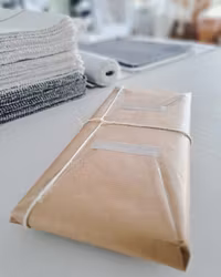 Brunt presentpapper