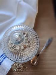 Glasskål av återvunnet glas