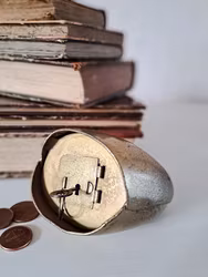 Vintage sparbössa med nyckel