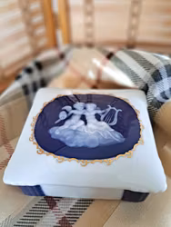 Vintage porslinsask med lock Keruber