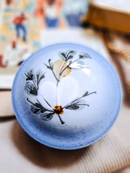 Ask med lock Celeste, Royal Copenhagen av Ellen Malmer