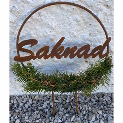 Krans saknad med pinnar