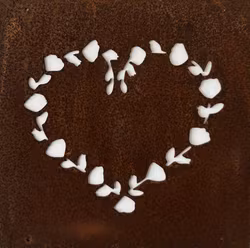 Hjärta av blommor, skylt till armeringsnät