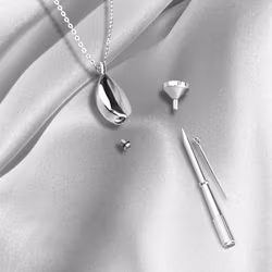 Urna askflaska hängsmycke – silver