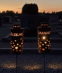 Gravlykta med motiv Älskad Saknad