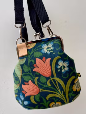 Väska "Aster" med börsknäppe