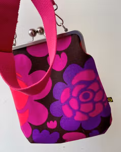 Väska "Gerbera" med börsknäppe