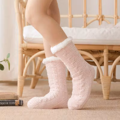 Mysiga och varma strumpor med halkskydd