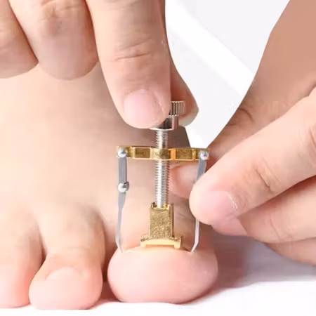 Nageltrångsverktyg med korrigeringsskruv