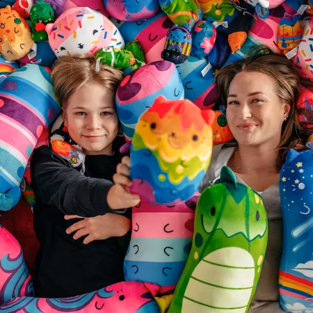 Cats vs Pickles-beanie stor Prisma Paw