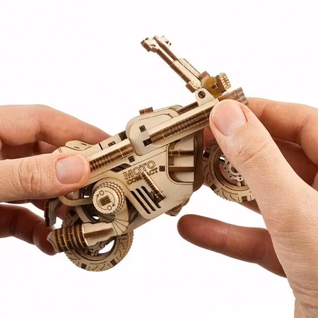 Ugears moto compact folding scooter