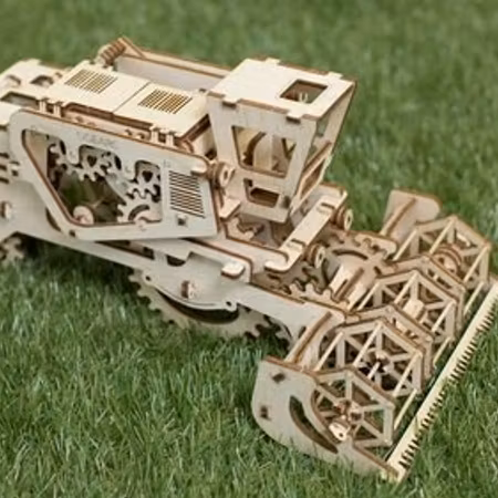 UGEARS Combine Harvester
