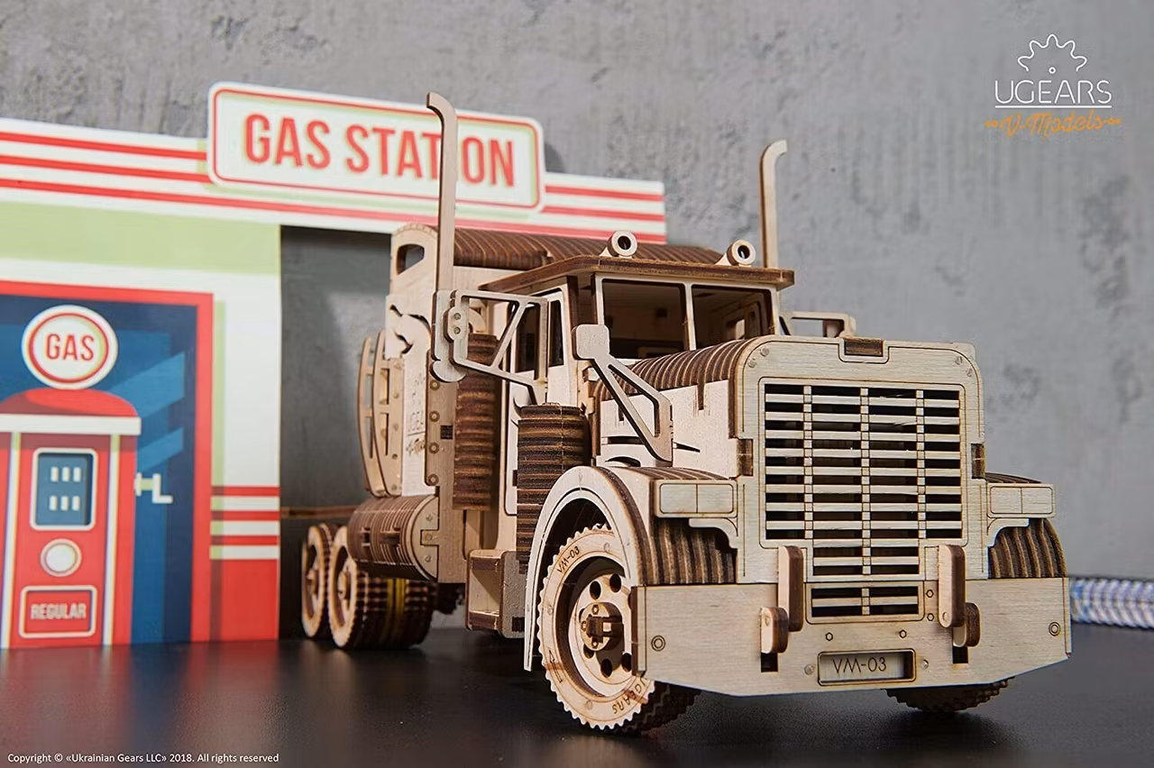 UGEARS Heavy Boy Truck VM-03