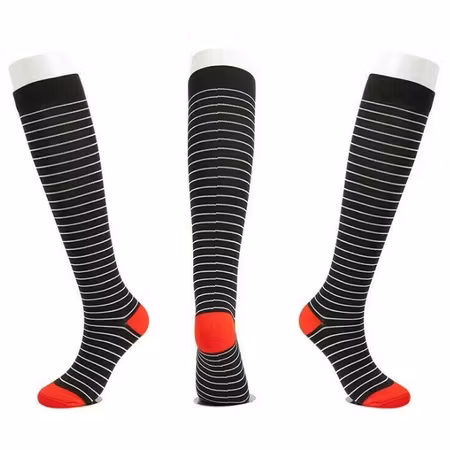 Stödstrumpor Black and Red with Stripes Nr 54