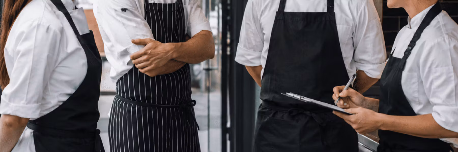 Så köper du arbetskläder till en ny restaurang – Steg för steg