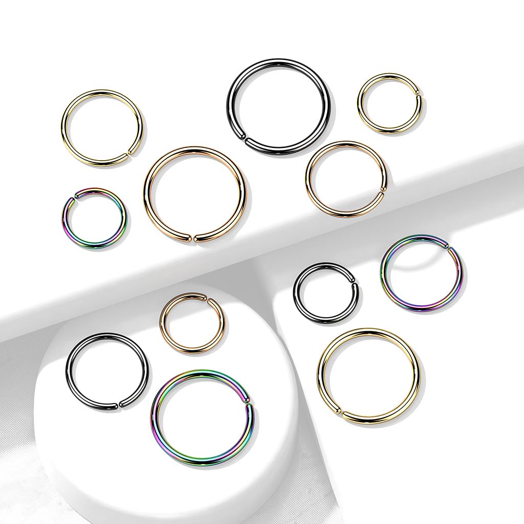 PVD-pläterad sömlös / seamless ring i grade 23 titanium 0.8mm