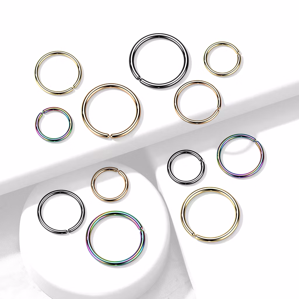 PVD-pläterad sömlös / seamless ring i grade 23 titanium 1mm