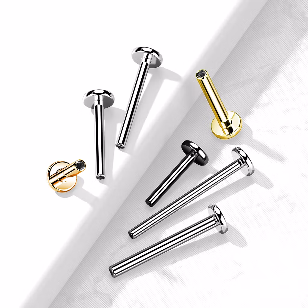 Invändigt gängad labret i titanium med 4mm bas (lös del)