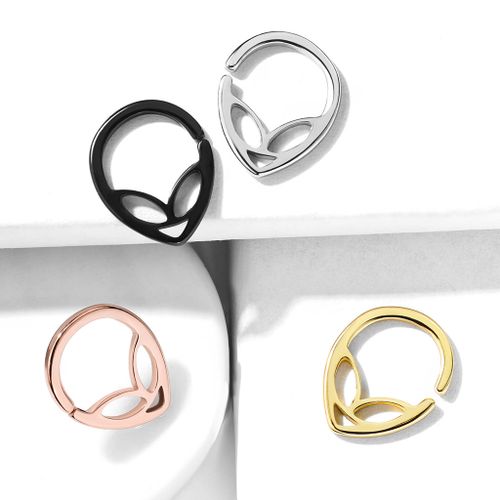 Ring / smycke i kirurgiskt stål med alien