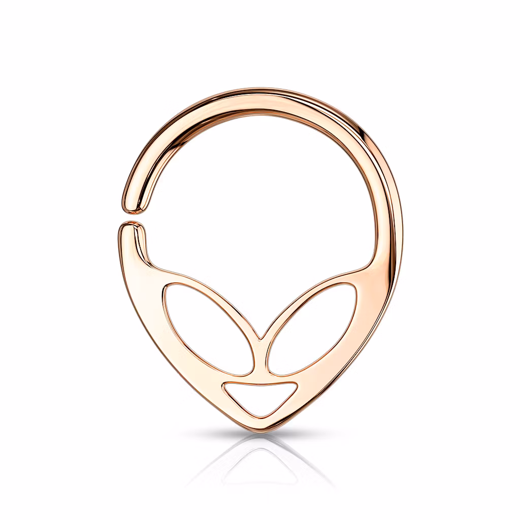 Ring / smycke i kirurgiskt stål med alien