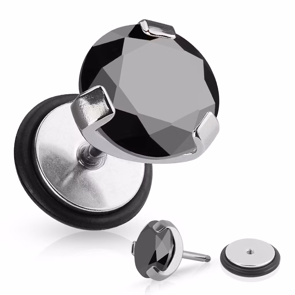 Fakeplugg med kloinfattad stor cubic zirconia