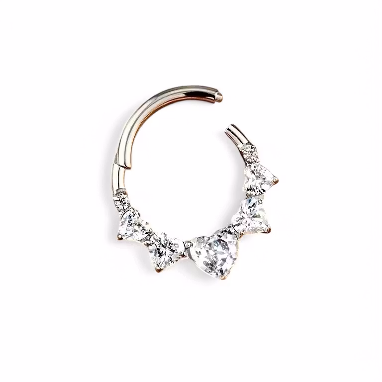 Clicker ring 1.2mm i titanium med hjärtformade CZ (8mm)