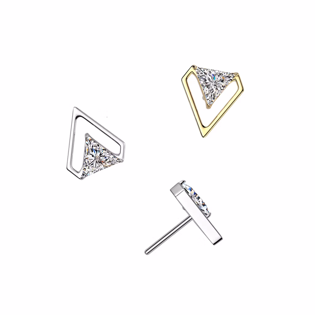 Threadless topp i titanium - V-formad med triangelformad cubic zirconia