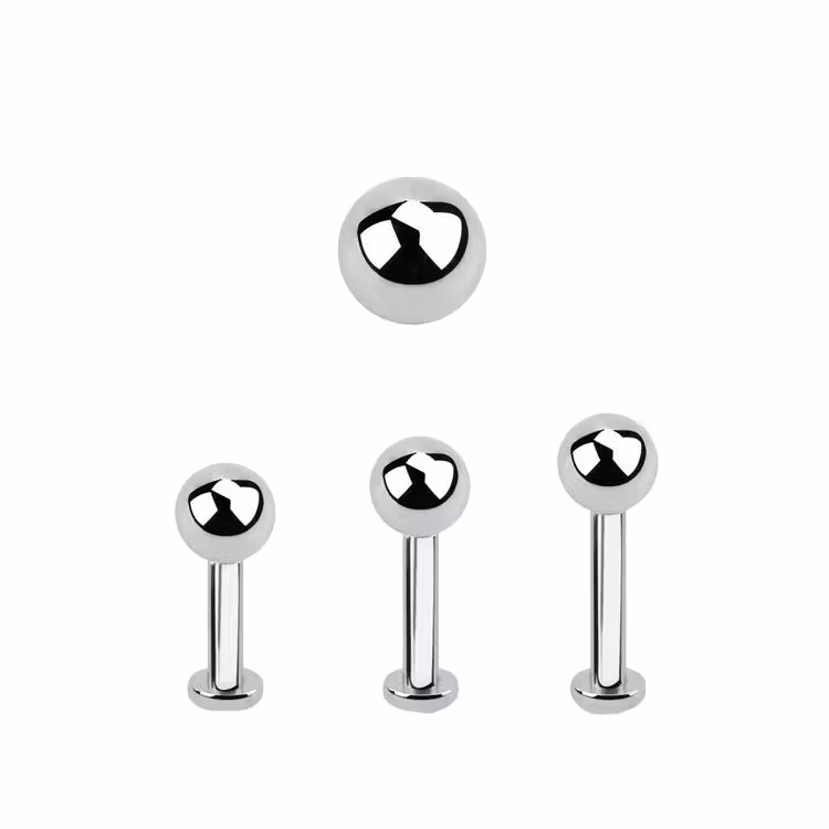 Tragus labret 1.2mm med extra liten platta och 4mm kula