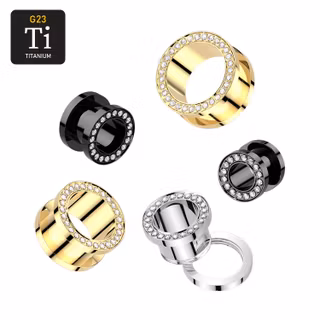 Tunnel i titan med CNC-monterade cubic zirconia