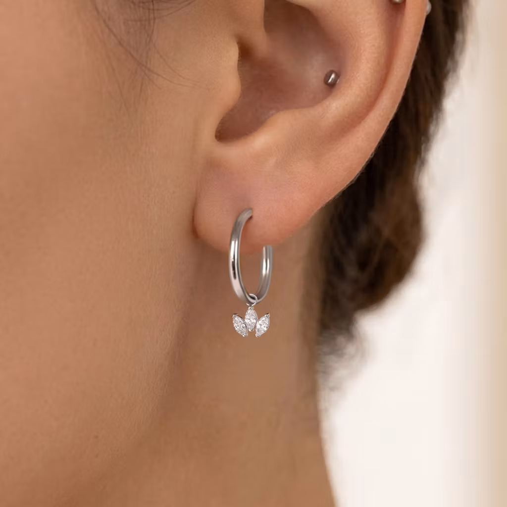 Hänge i Titan med Tre Navettslipade CZ – Charm / Add-on till Ringar & Smycken