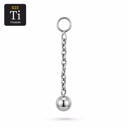 Hänge i titan med kedja & blank kula – Add-on till ringar & piercings