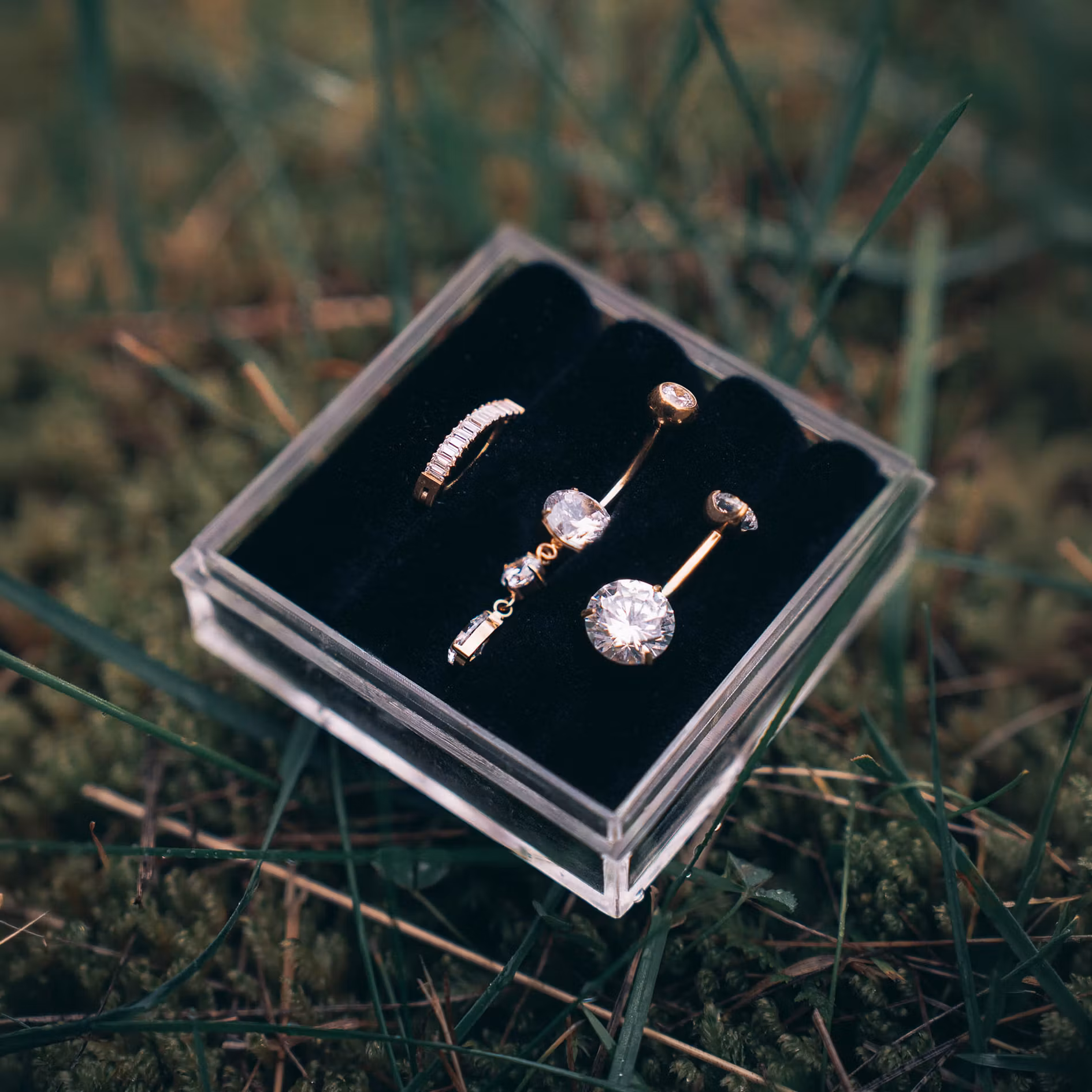 Navelpiercing 3-pack i titan – Luxury Gold Collection (10mm) + Förvaringsask