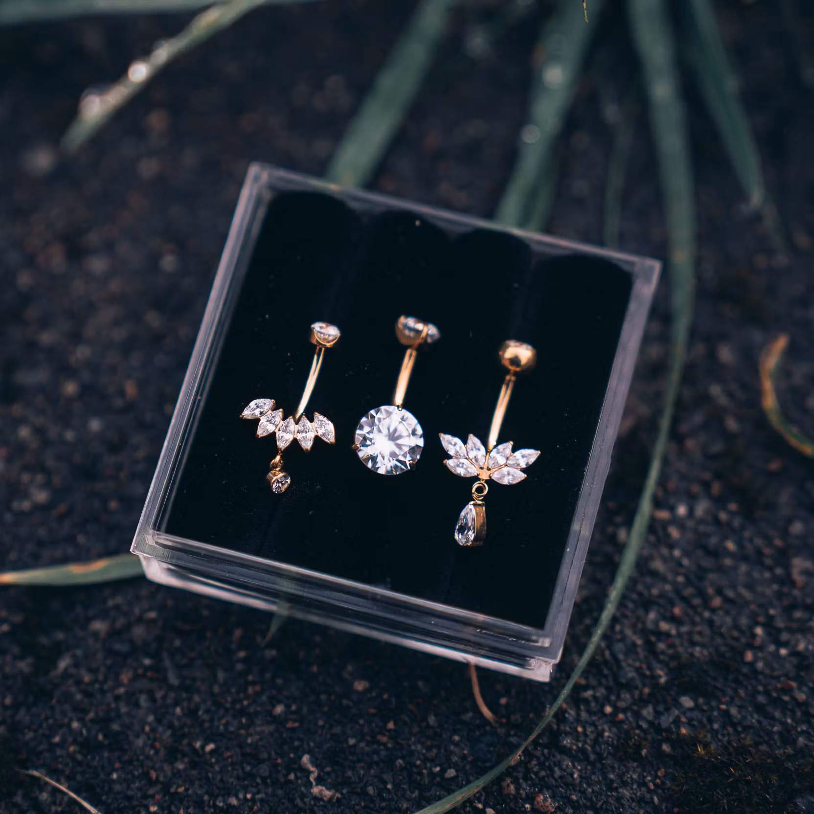 Navelpiercing 3-pack i titan – Glam Collection (8mm) + Förvaringsask