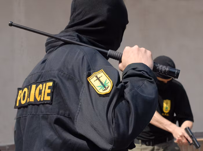 ESP 23" Teleskopbatong i härdat stål inkl. hölster