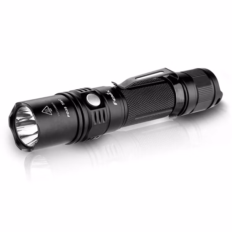 FENIX PD35 TAC - Taktisk polisficklampa med 1000 lumens