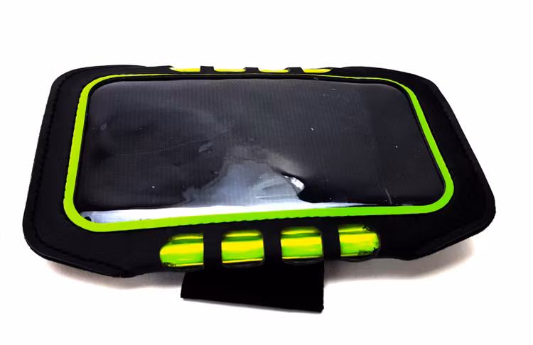 OUT 360 Träningsarmband för Smartphone med blinkfunktion