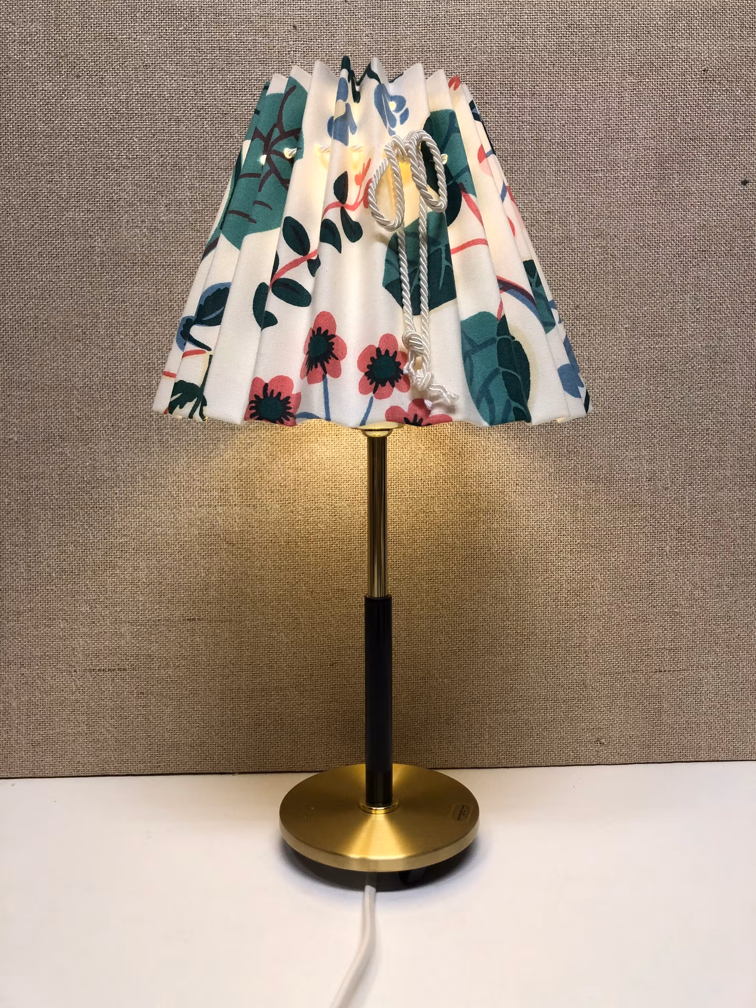 BORDSLAMPA, Konsthantverk, Lampskärm Svenskt Tenn.