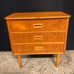BYRÅ, teak, 1950/60-tal.